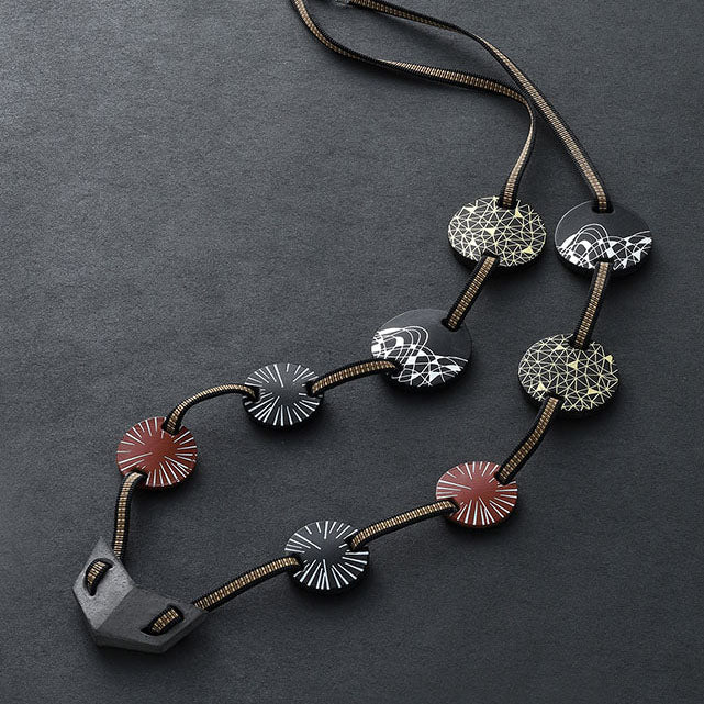 革のネックレス Leather Necklace