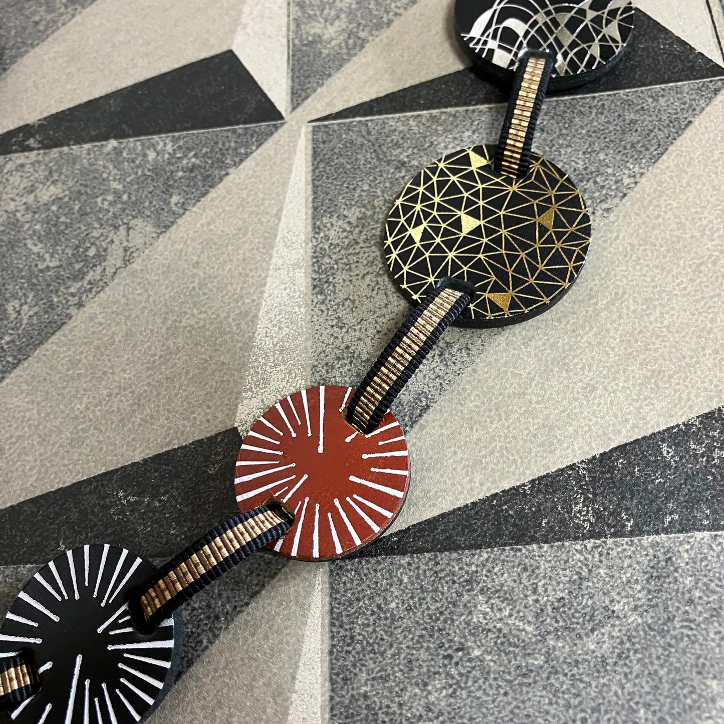 革のネックレス Leather Necklace